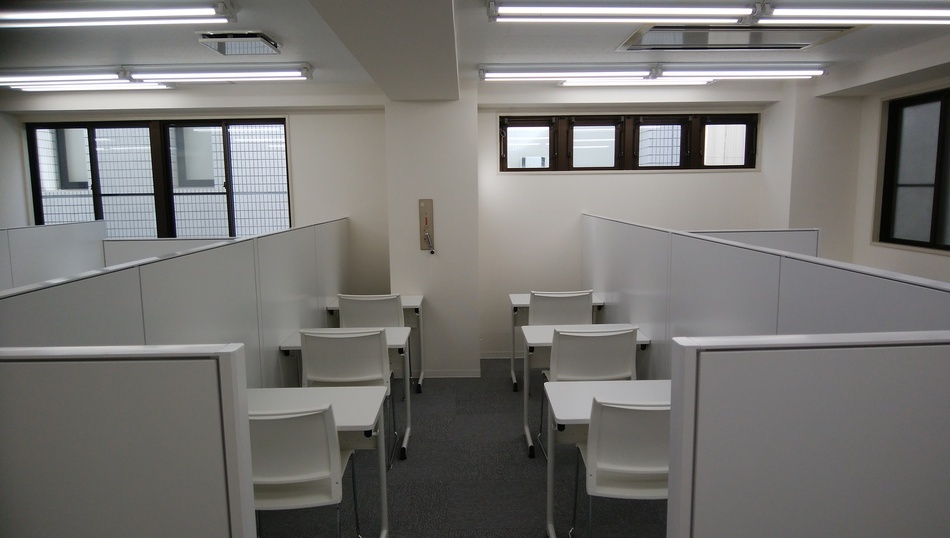 充実の学習環境:集中できるレッスンブース♪