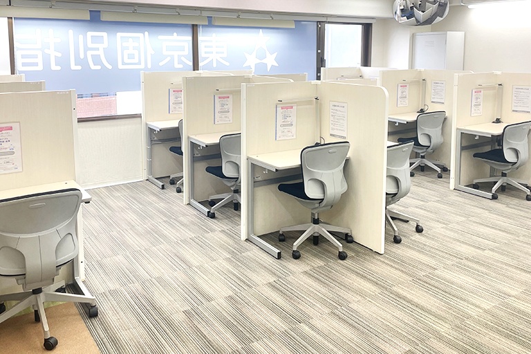 充実の学習環境:静かで集中しやすい自習スペース。