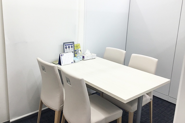 充実の学習環境:面談スペースです。
定期的に生徒様の学習計画の進捗や、現状の共有、目標の共有を面談にて実施します。