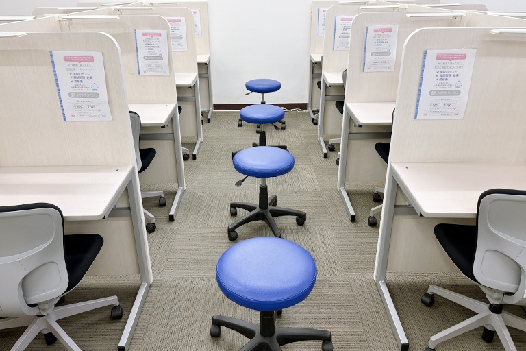 充実の学習環境:1:2までの個別指導。1人ひとりに合った授業の進め方で、「できた!」を体感ください。