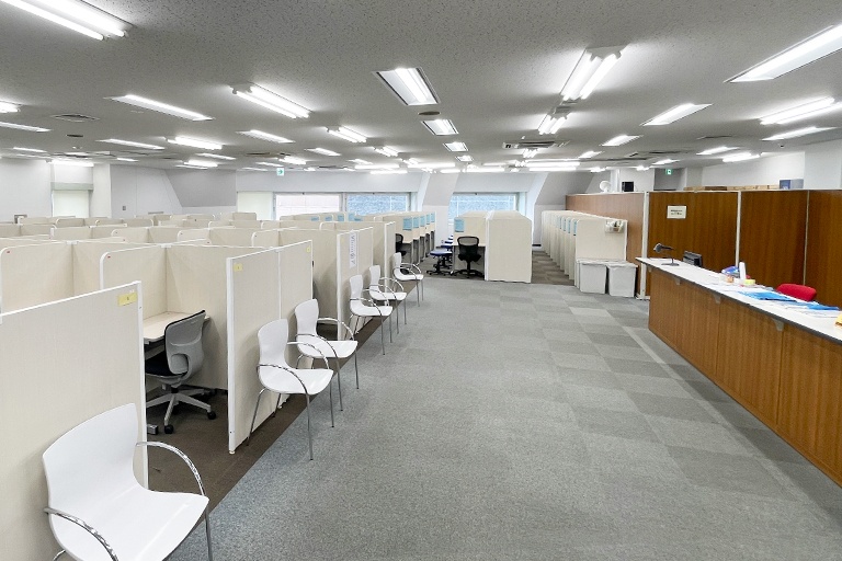 充実の学習環境:ちょっとした相談・質問をしやすいオープンスペース