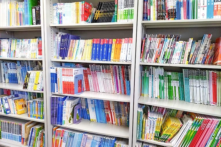 充実の学習環境:多様なテキストをご用意し、お子さまに最適なものをご提案しています。