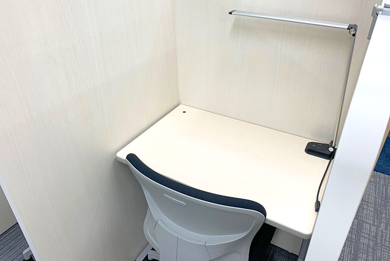 充実の学習環境:静かで集中しやすい自習スペース。