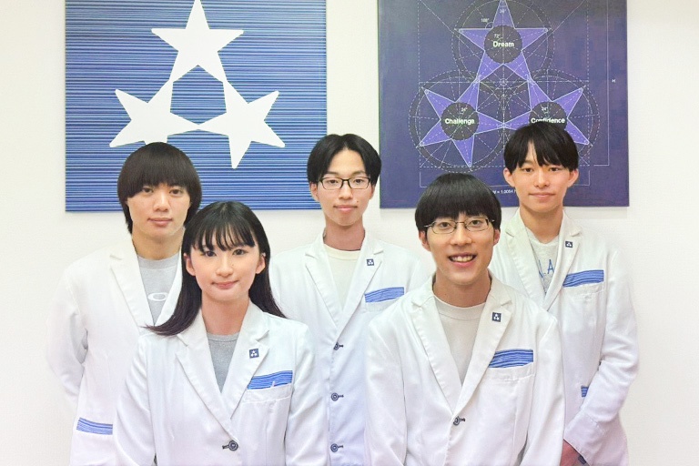 講師たちはお子さまの目標達成のために、日々一生懸命サポートさせていただきます。