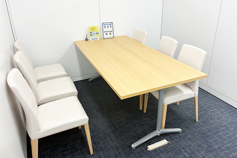 充実の学習環境:面談ペースは清潔感を第一に!進路指導や講習相談などにご利用いただくスペースです。