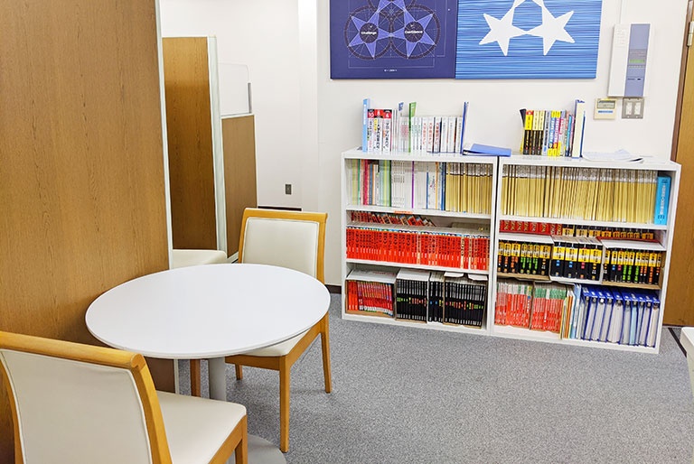 充実の学習環境:ちょっとした相談・質問をしやすいオープンスペース