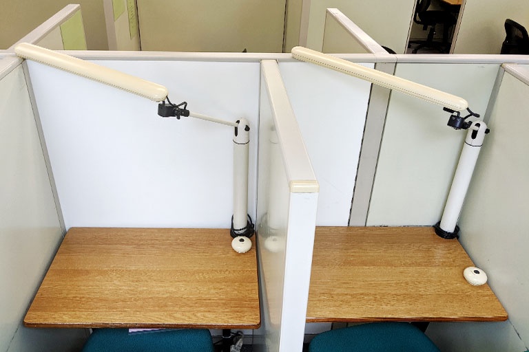 充実の学習環境:自習スペースは1人ひとり区切られた設計。しっかりと自分の勉強に集中できます!