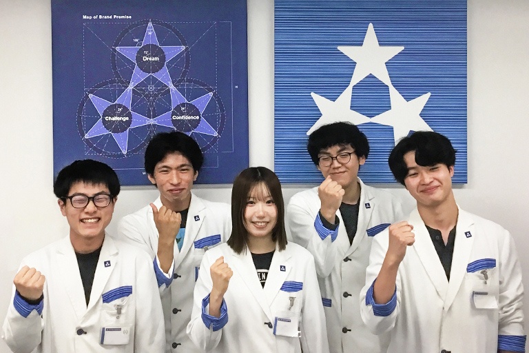 講師たちはお子さまの目標達成のために、日々一生懸命サポートさせていただきます。