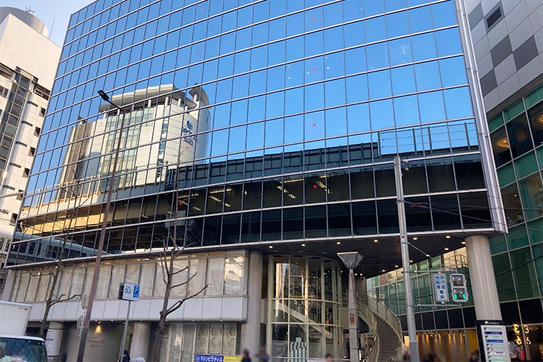 充実の学習環境:シログチビルの3Fに梅田教室があります