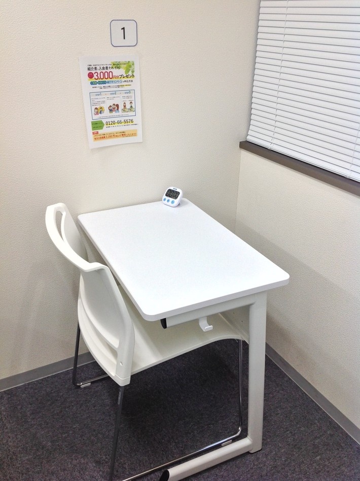 充実の学習環境:レッスンブース 集中してお勉強して頂けます♪