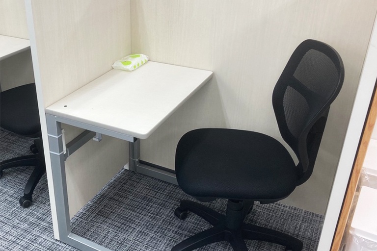 充実の学習環境:静かで集中しやすい自習席。