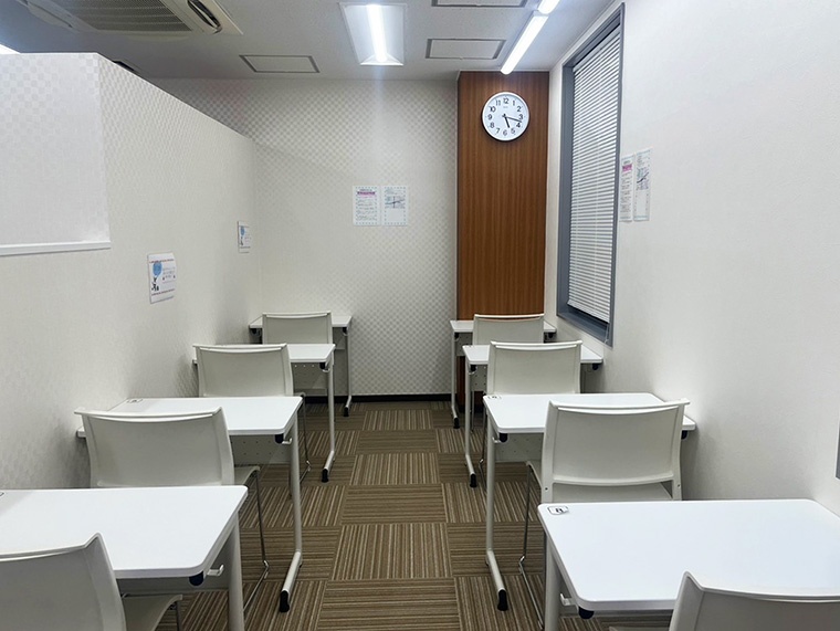 充実の学習環境:レッスンブースです。コーチがわかりやすく指導します!