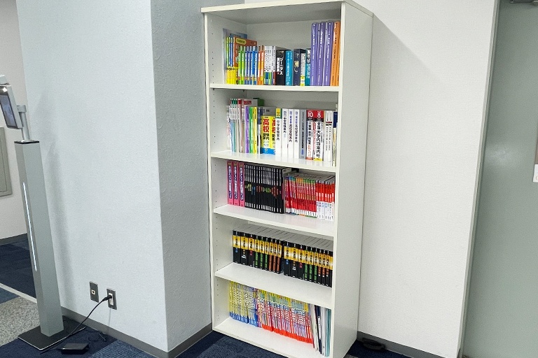 充実の学習環境:多様なテキストをご用意。お子さまの志望校や目標に合わせて対応しています。