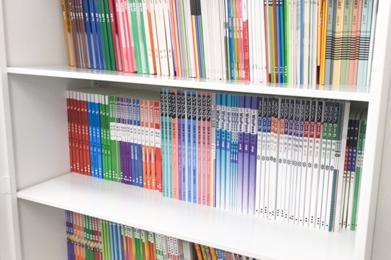 充実の学習環境:多様なテキストをご用意し、お子さまに最適なものをご提案しています。