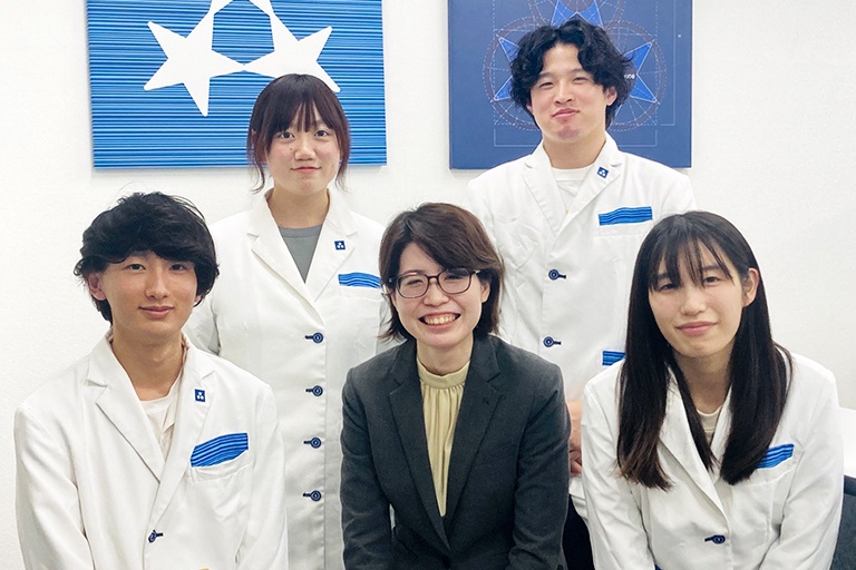 講師たちはお子さまの目標達成のために、日々一生懸命サポートさせていただきます。