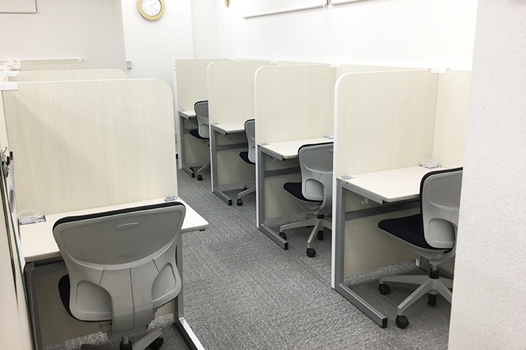 充実の学習環境:静かで集中しやすい自習スペース。