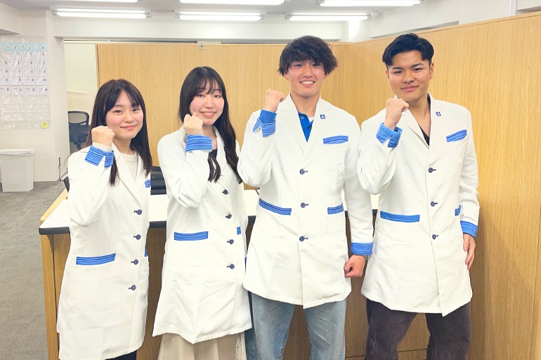 熱意ある先生たち。教室全体でお子さまの学習をサポートします。