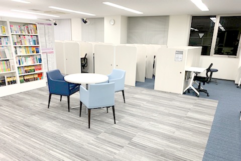 充実の学習環境:ちょっとした相談・質問をしやすいオープンスペース
