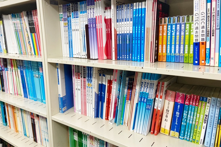 充実の学習環境:多様なテキストをご用意し、お子さまに最適なものをご提案しています。