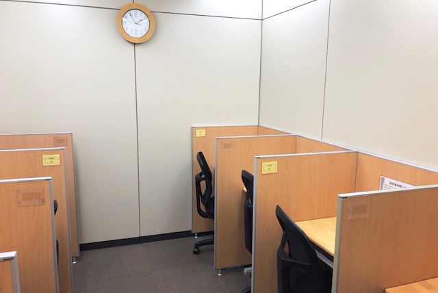 充実の学習環境:静かで集中しやすい自習スペース。