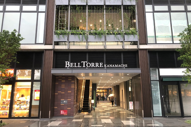 充実の学習環境:JR金町駅 南口を出て、ロータリーの向かい側にある「ベルトーレ金町」の2Fにございます。