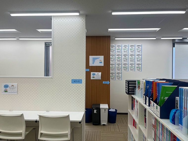 充実の学習環境:お待ちいただくスペースもご用意しております!