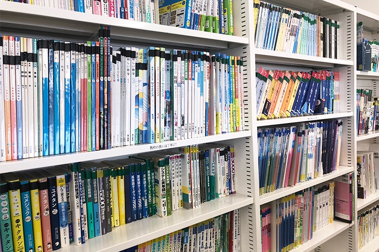充実の学習環境:多様なテキストをご用意し、お子さまに最適なものをご提案しています。