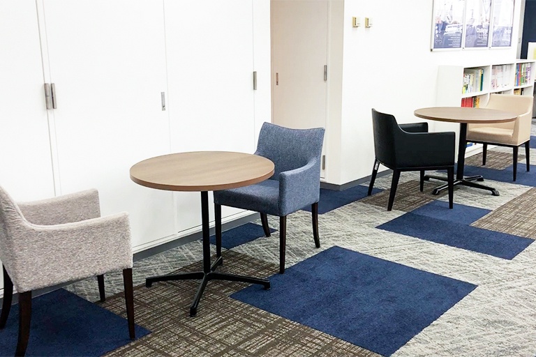 充実の学習環境:ちょっとした相談・質問をしやすいオープンスペース