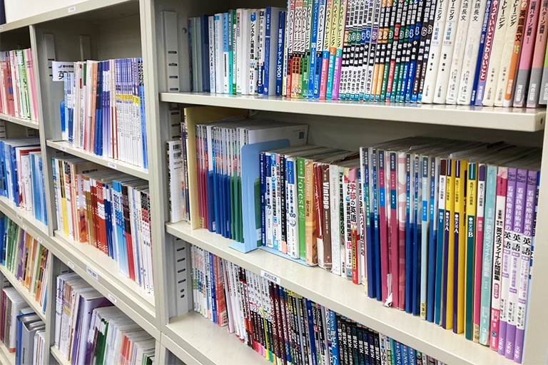 充実の学習環境:多様なテキストをご用意し、お子さまに最適なものをご提案しています。