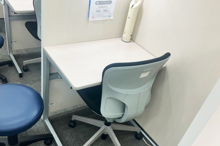 充実の学習環境:無料で使用できる自習席。集中しやすいと評判です。