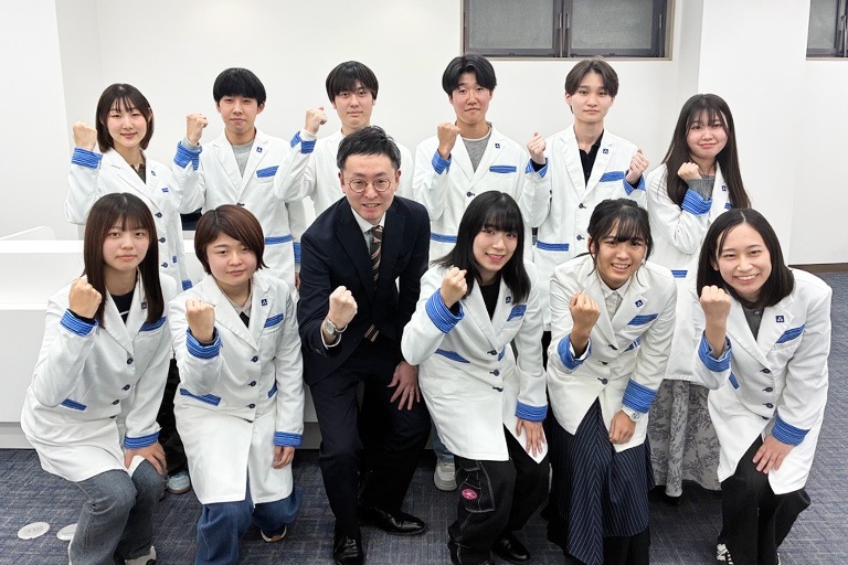 沢山の講師が在籍しています!明るく楽しく勉強できる環境です。あなたにぴったりの講師をぜひ見つけましょう。