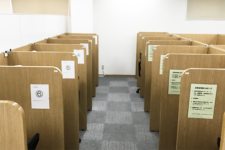 充実の学習環境:静かで集中しやすい自習スペース