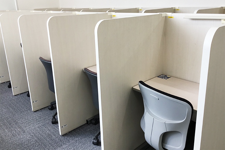 充実の学習環境:静かで集中しやすい自習スペース