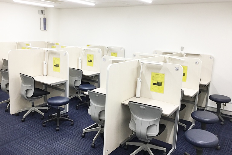 充実の学習環境:授業は2部屋+別館で行います。