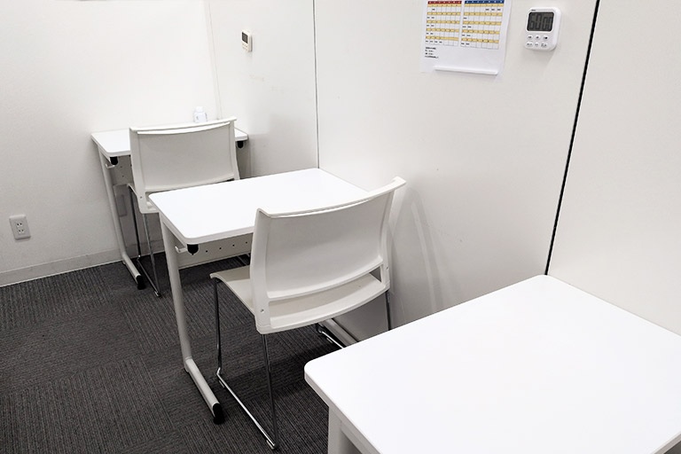 充実の学習環境:集中しやすいレッスンブースです。