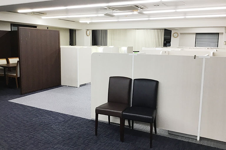 充実の学習環境:教室の入り口付近です。
きれいな教室で勉強に集中しやすい環境です。