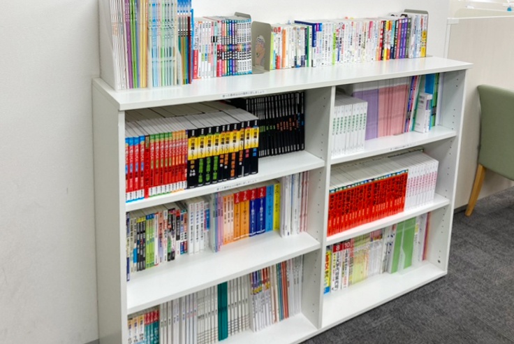 充実の学習環境:テキスト・資料は十分な種類、量を準備。受験対策はもちろん、志望校選び、英検、小論文対策もお任せください。