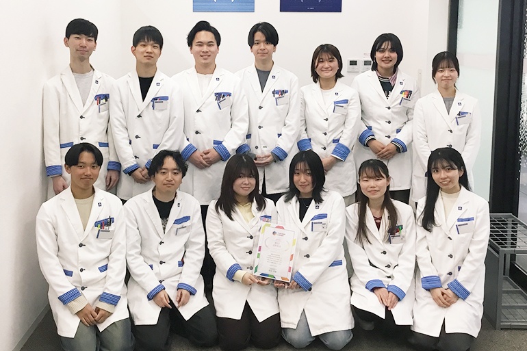 熱意ある先生たち。教室全体でお子さまの学習をサポートします。