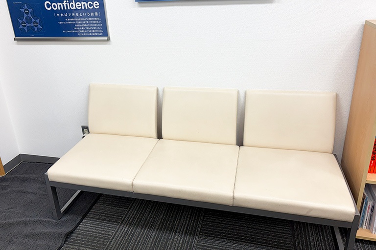 充実の学習環境:オープンな環境のフリースペース。お気軽にご質問・ご相談などをしていただけます。