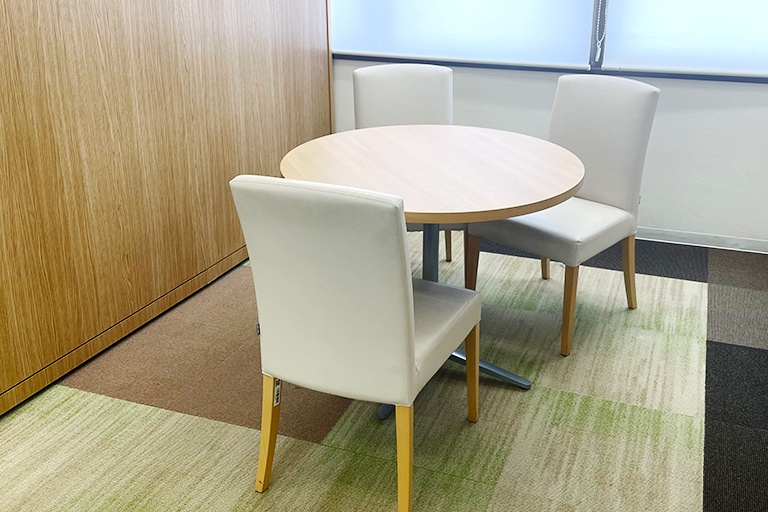 充実の学習環境:ちょっとした相談・質問をしやすいオープンスペース