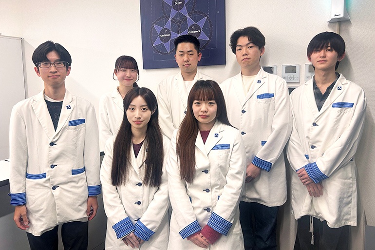 熱意ある講師たち。教室全体でお子さまの学習をサポートします。