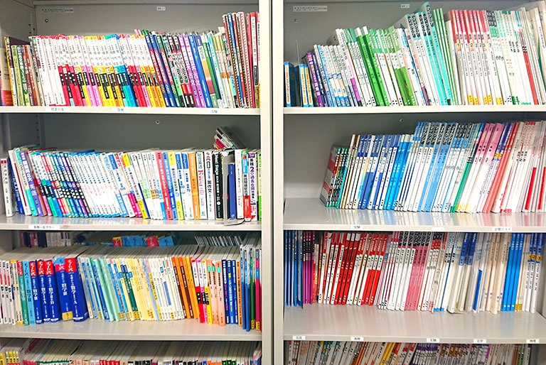 充実の学習環境:多様なテキストをご用意し、お子さまに最適なものをご提案しています。