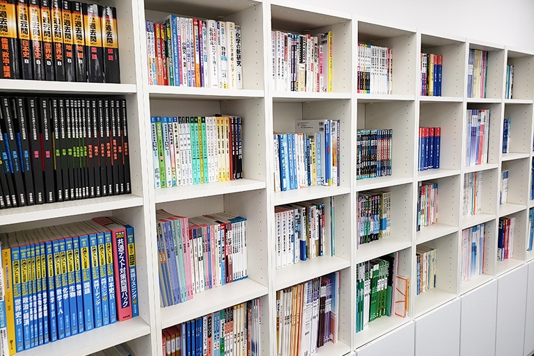 充実の学習環境:多様なテキストをご用意し、お子さまに最適なものをご提案しています。