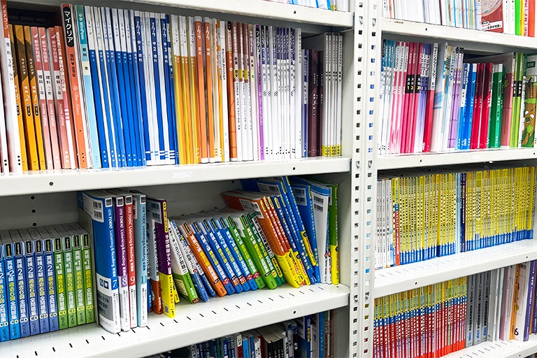 充実の学習環境:多様なテキストをご用意し、お子さまに最適なものをご提案しています。
