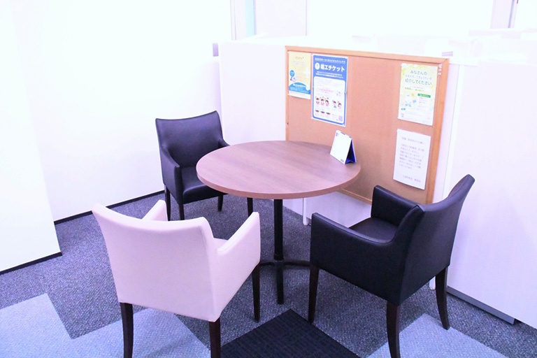 充実の学習環境:ちょっとした相談・質問をしやすいオープンスペース