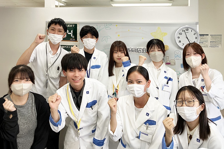 充実の学習環境:北習志野のコーチは全員とても優秀で人柄がよく、和気あいあいとした雰囲気のメンバーです!アットホームな雰囲気のなかで勉強できる環境がそろっています。