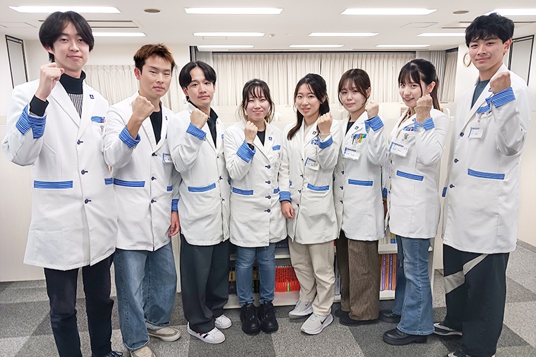 熱意ある講師たち。教室全体でお子さまの学習をサポートします。