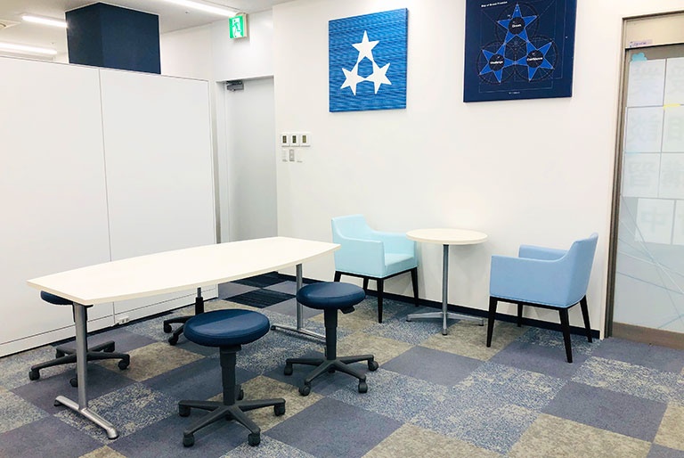 充実の学習環境:ちょっとした相談・質問をしやすいオープンスペース