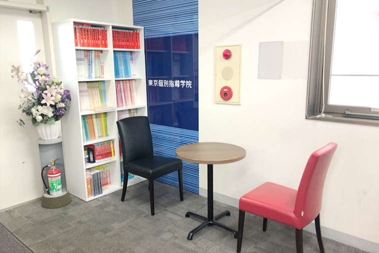 充実の学習環境:ちょっとした相談・質問をしやすいオープンスペース