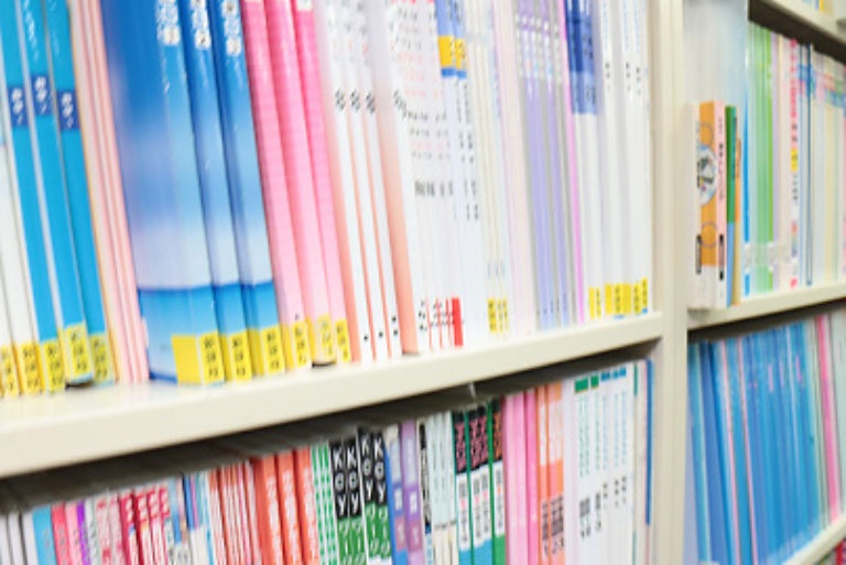 充実の学習環境:対応テキストは十分な種類・量を準備。お子さまの課題や目標に合わせて対応しています。